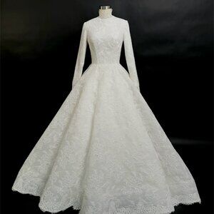 Preloved US 4 Anna Augusta Chantilly Corded Lace Bridal Gown